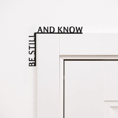 Wooden Corner Quote – Be Still and Know