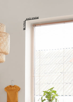 Wooden Corner Quote – Be Still and Know