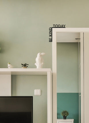 Wooden Corner Quote – Be Kind Today