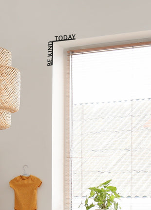 Wooden Corner Quote – Be Kind Today