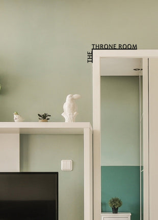 Wooden Corner Quote – The Throne Room